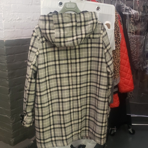 Coat - Picture 2 of 4